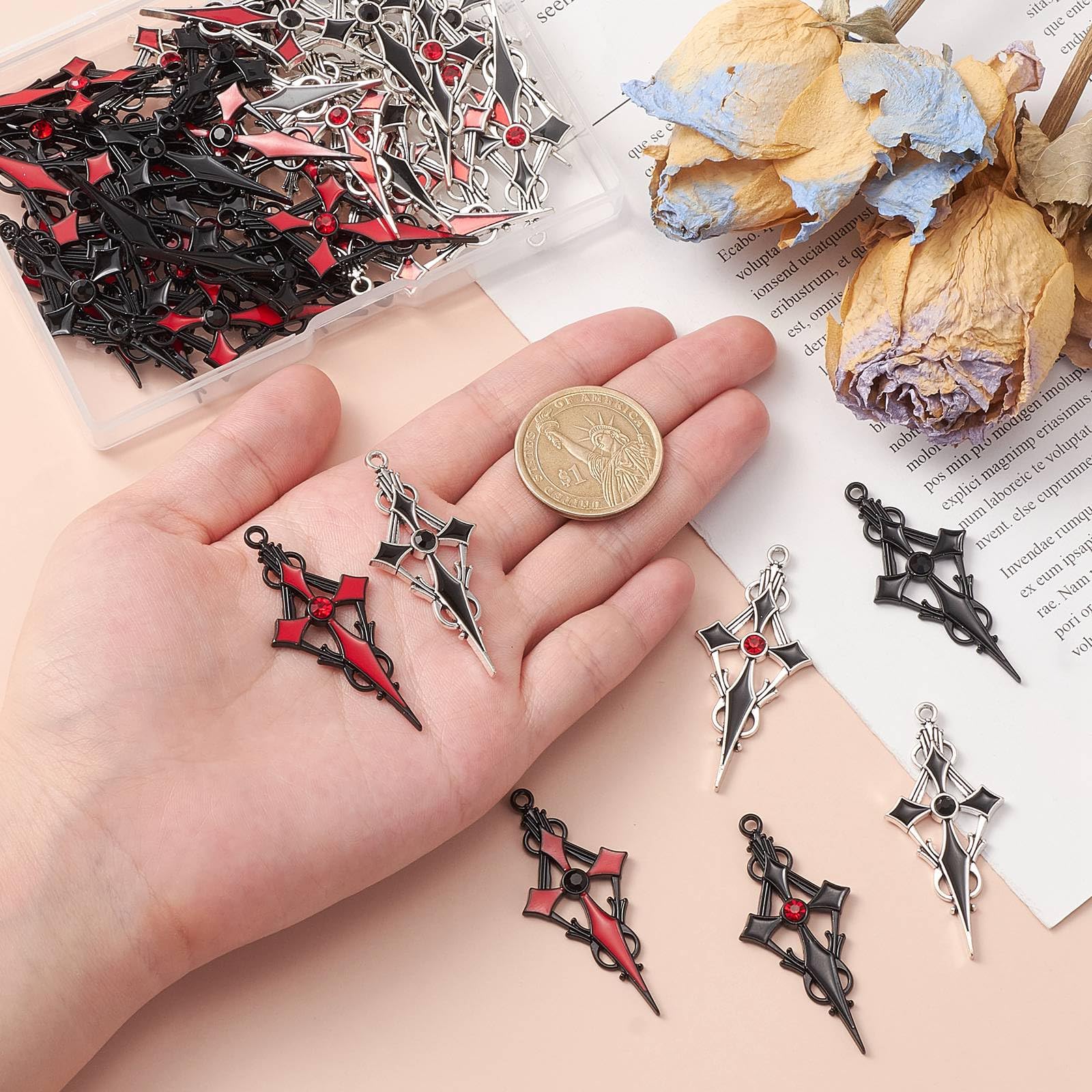 Amazon.co.jp: KitBeads 40個 ゴシッククロスチャーム ミックスカラー